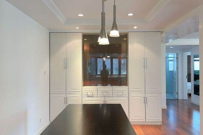 Spacious 3BR Apartment in Old Xuhui with Floor-to-Ceiling Windows (L1/L7)