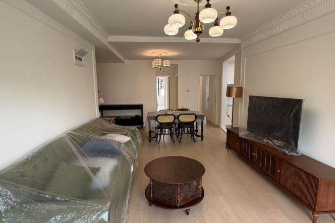 3BR Heritage Apartment near Nanjing Xi Lu (L2/L7/L14)