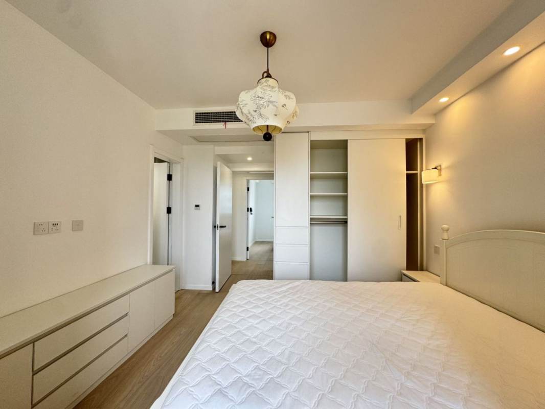 Housing image — Bedroom