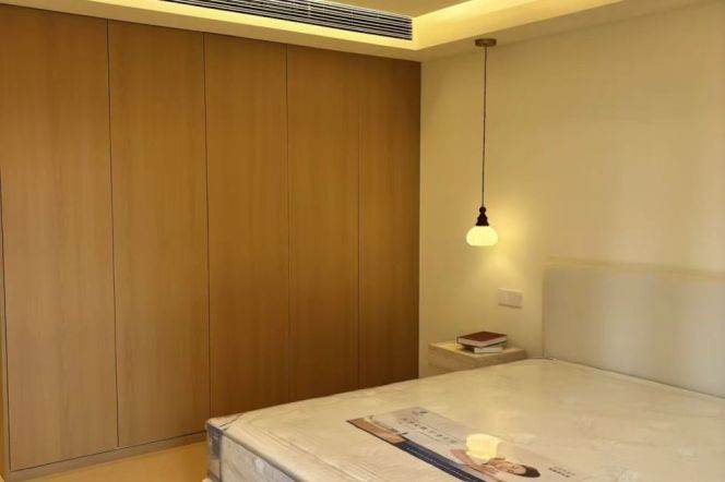 Spacious 2BR Apartment near Jiaotong University Metro (L10/L11)