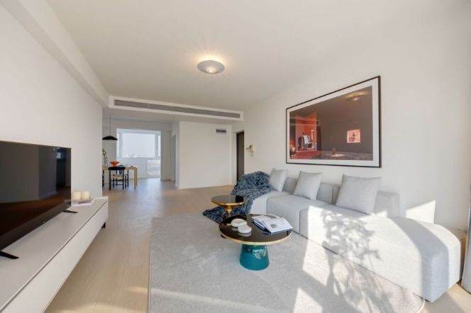 High-Floor 3BR Apartment in Gubei (L2/L15)