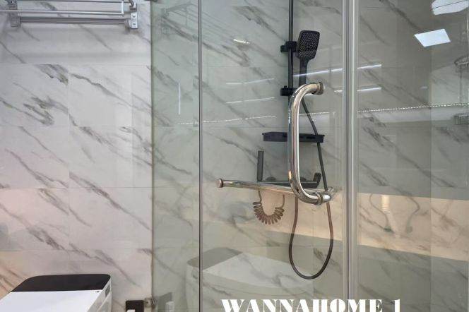High-Floor Spacious 1BR Apartment in Jing'an