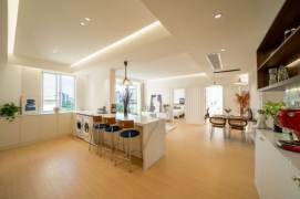 4BR Apartment in Gubei with Floor-to-Ceiling Windows (L15)