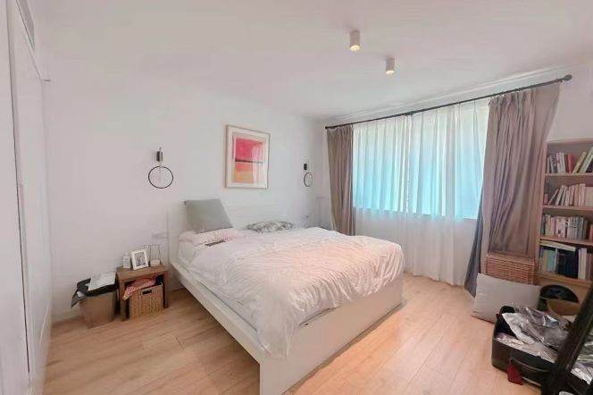3BR Apartment near Caoxi Rd Metro (L3/L11)