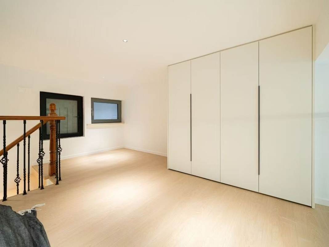 Housing image — Bedroom