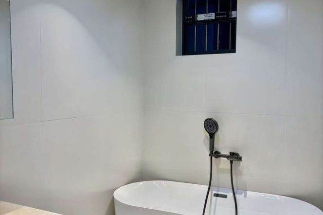 Spacious 2BR Apartment near Jiaotong University Metro (L10/L11)