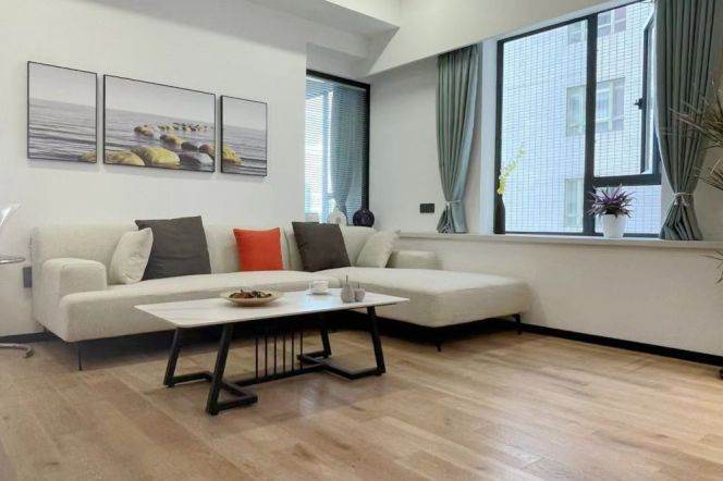 High-Ceiling 2BR Apartment in Jing'an