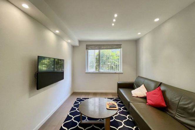 Spacious 1BR Apartment in Old Xuhui (L1/L7/L9)