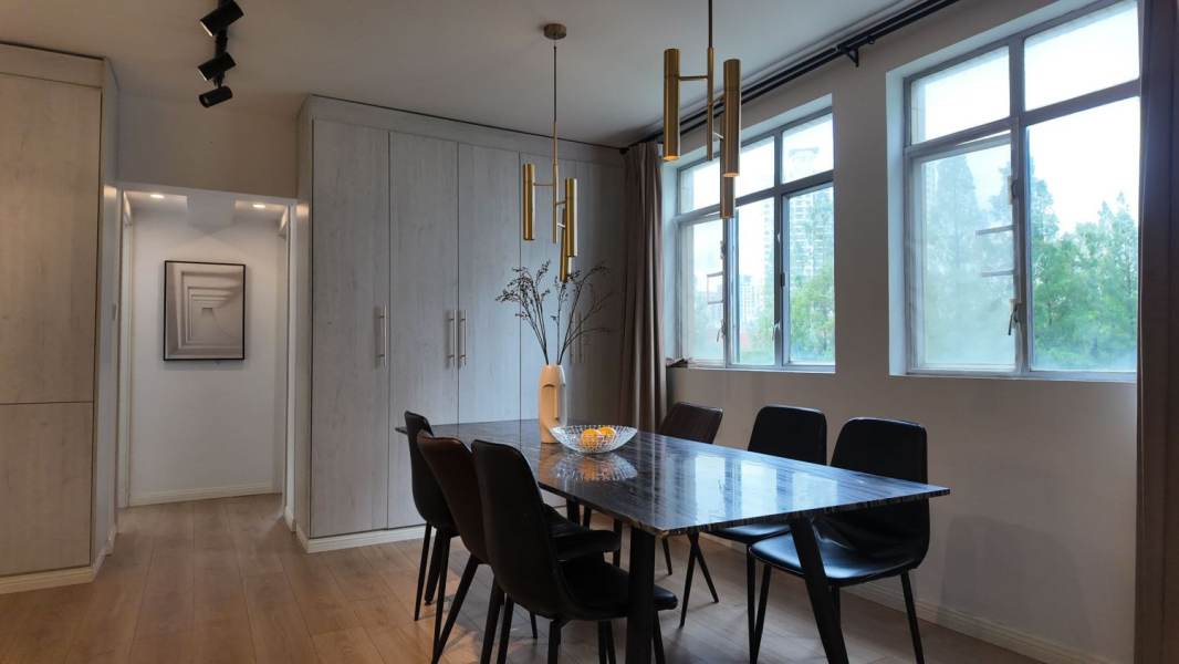 Housing image — Dining Area