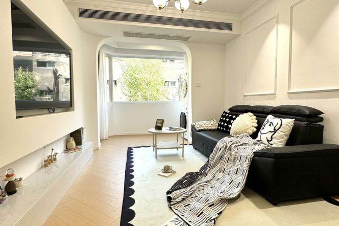 Spacious 1BR Apartment in Old Xuhui (L7/L9/L12)