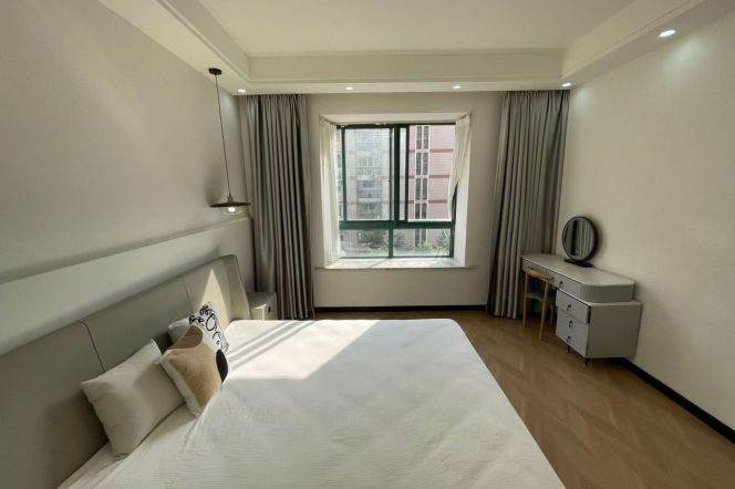Spacious 3BR Apartment in Jing'an (L7/L13/L14)