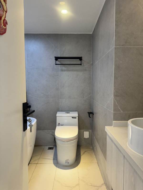 Housing image — Bathroom