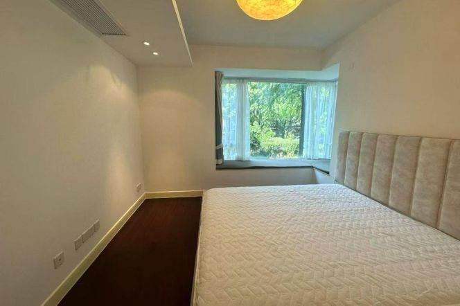 3BR Apartment near Yishan Rd Metro (L15)