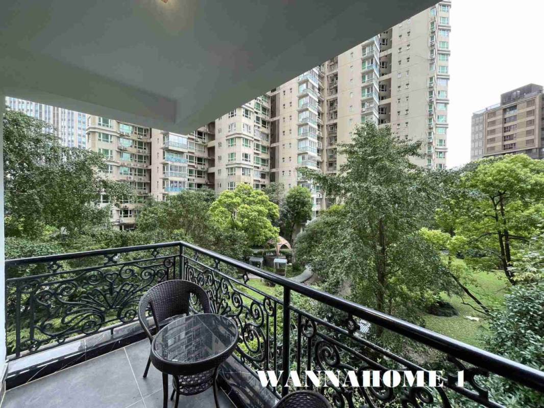 Housing image — Balcony