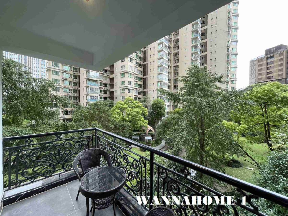 Housing image — Balcony