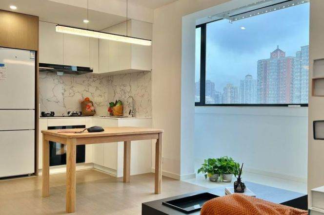 2BR Apartment in Jing'an