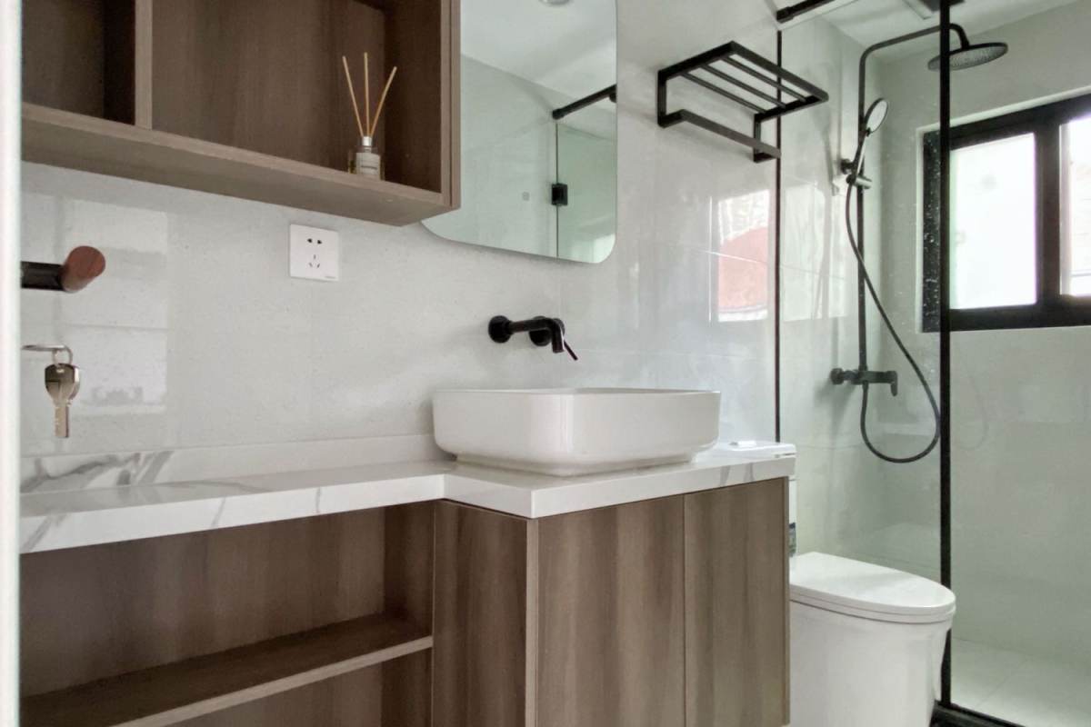 Housing image — Bathroom