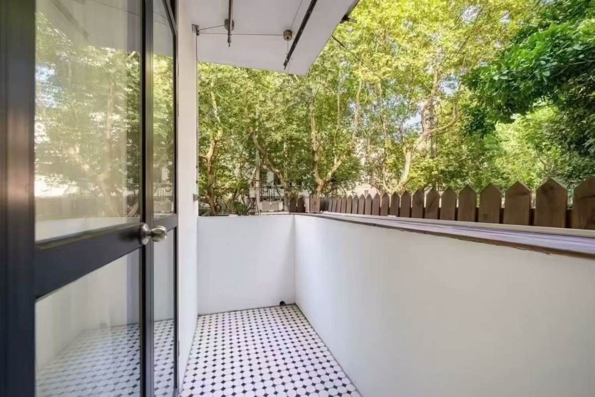 Housing image — Balcony