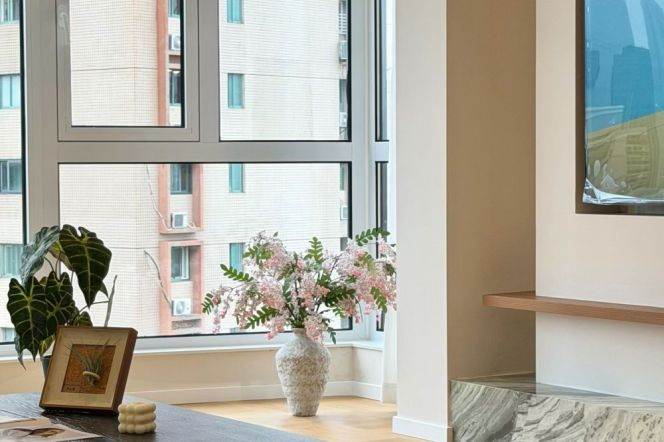 High-Floor 3BR Apartment in Xintiandi (L8/L10)