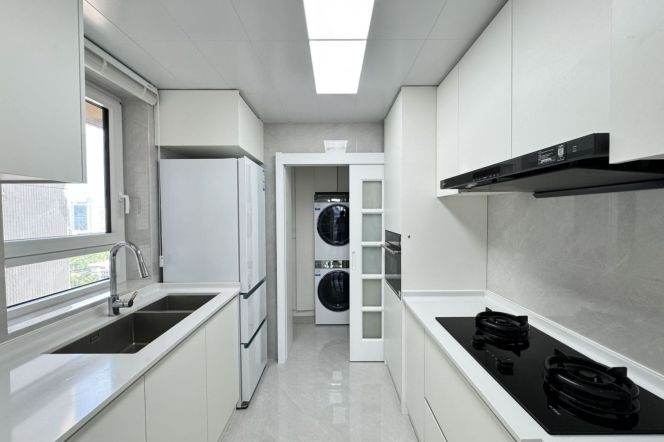High-Floor 3BR Apartment at Joffre Garden (L1/L10/L12)