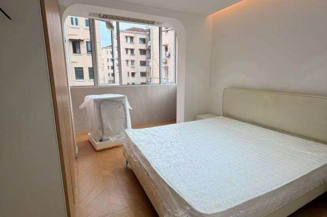 1BR Apartment in Hongqiao CBD (L2)