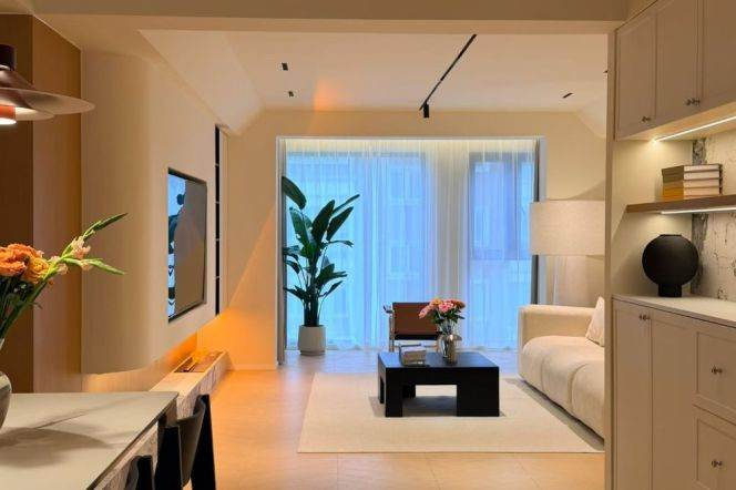 Spacious 2BR Apartment in Gubei (L10/L15)