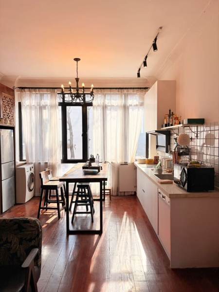 Housing image — Dining Area