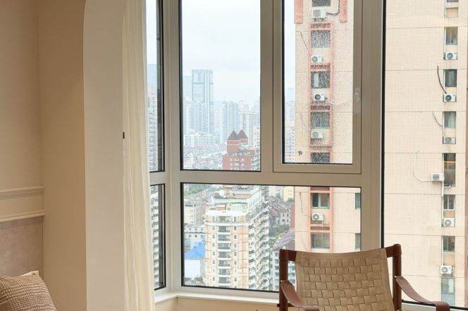 High-Floor 3BR Apartment in Xintiandi with Outstanding View (L8/L9)
