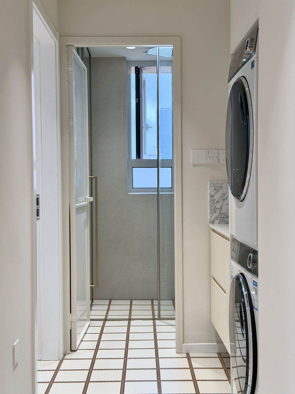 Housing image — Bathroom