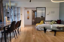 2BR Apartment near Jiaotong University Metro