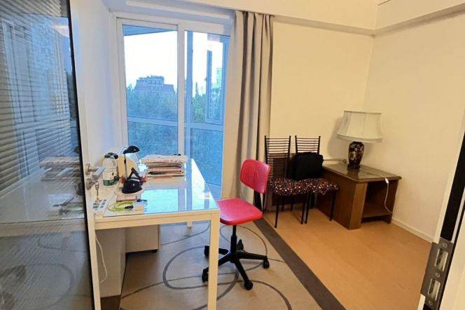 Spacious 1BR Apartment in Old Xuhui (L1/L10)