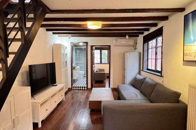 Historic High-Ceiling 2BR Lane House in Old Xuhui (L9/L12)