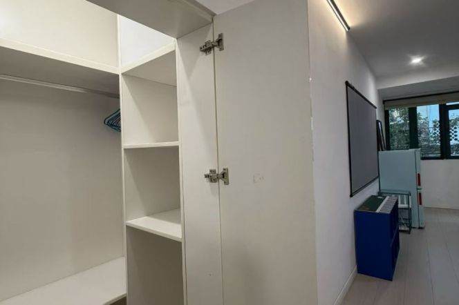 1BR Apartment in Jing'an