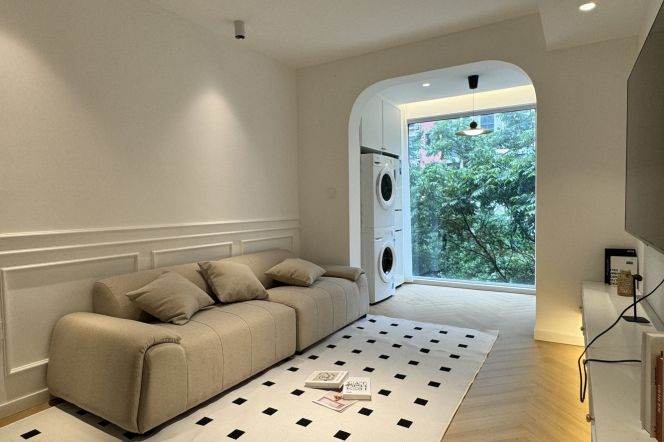 Spacious 1BR Apartment near Longde Rd Metro with Floor-to-Ceiling Windows (L11/L13)