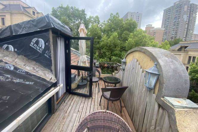 2BR Lane House in Old Xuhui with Terrace (L1/L7/L9)