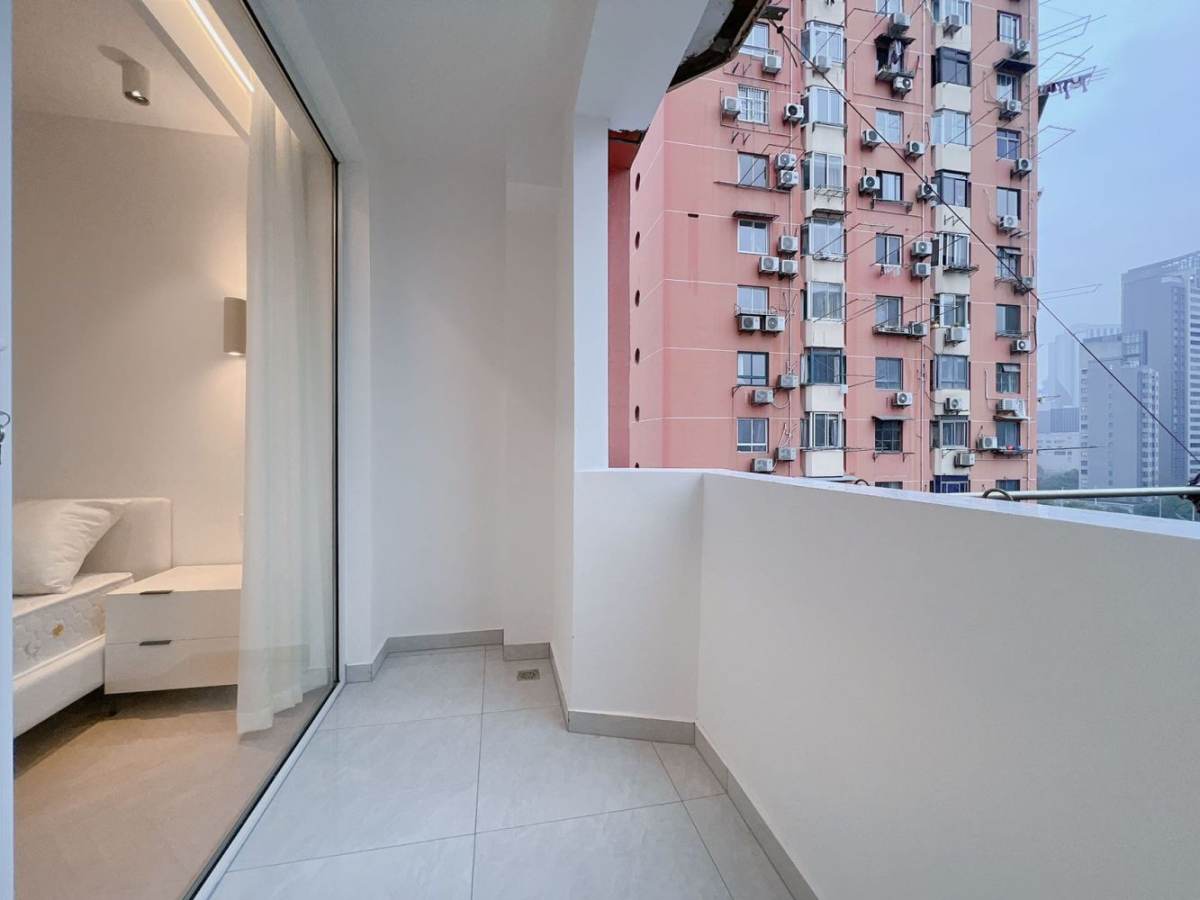 Housing image — Balcony