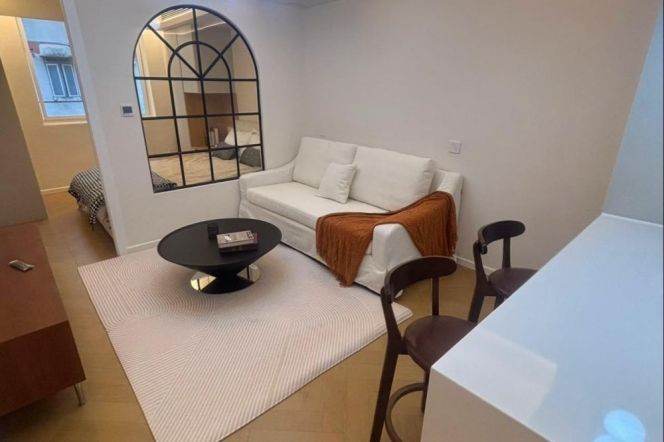 1BR Apartment near Jiangsu Rd Metro