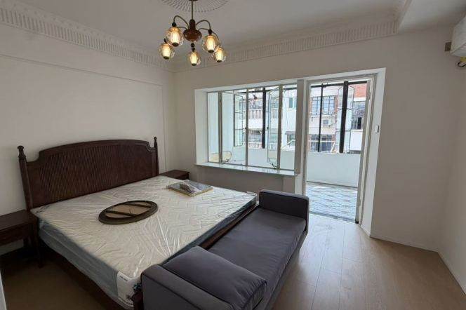 3BR Heritage Apartment near Nanjing Xi Lu (L2/L7/L14)
