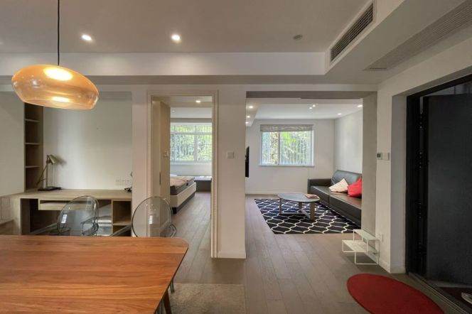Spacious 1BR Apartment in Old Xuhui (L1/L7/L9)