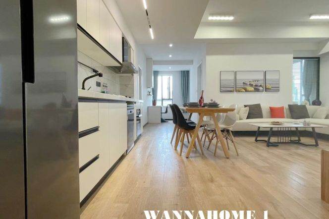 High-Ceiling 2BR Apartment in Jing'an