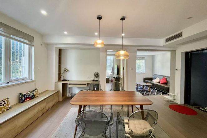 Spacious 1BR Apartment in Old Xuhui (L1/L7/L9)