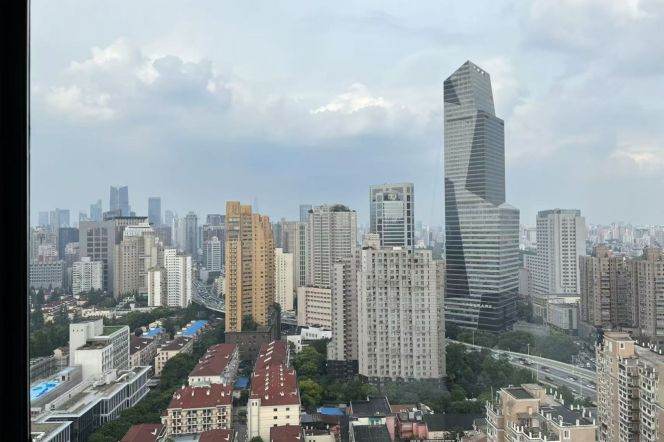 High-Floor 1BR Apartment near Zhongshan Park (L2/L3/L4)