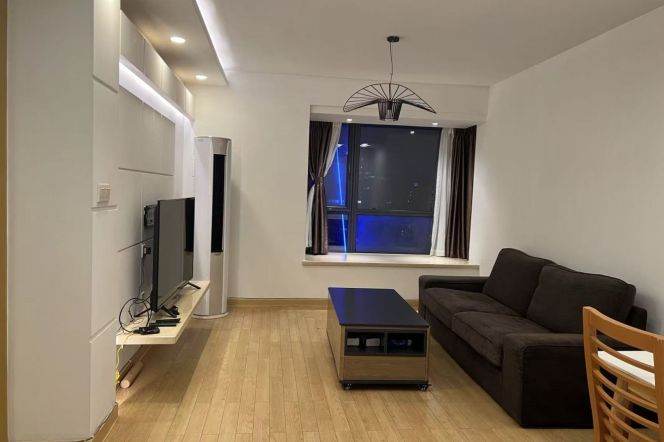 High-Floor 1BR Apartment near Zhongshan Park (L2/L3/L4)