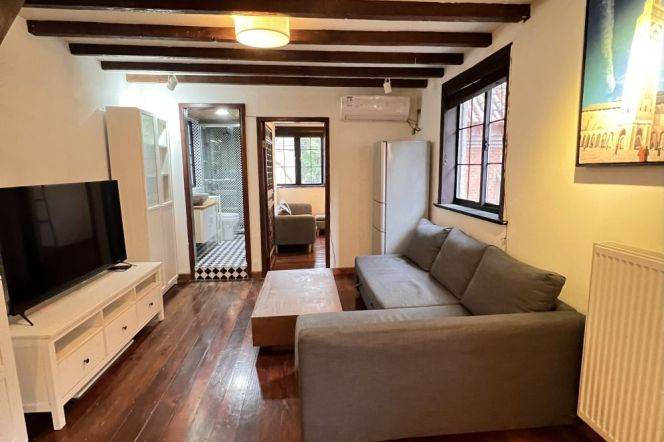 Historic High-Ceiling 2BR Lane House in Old Xuhui (L9/L12)