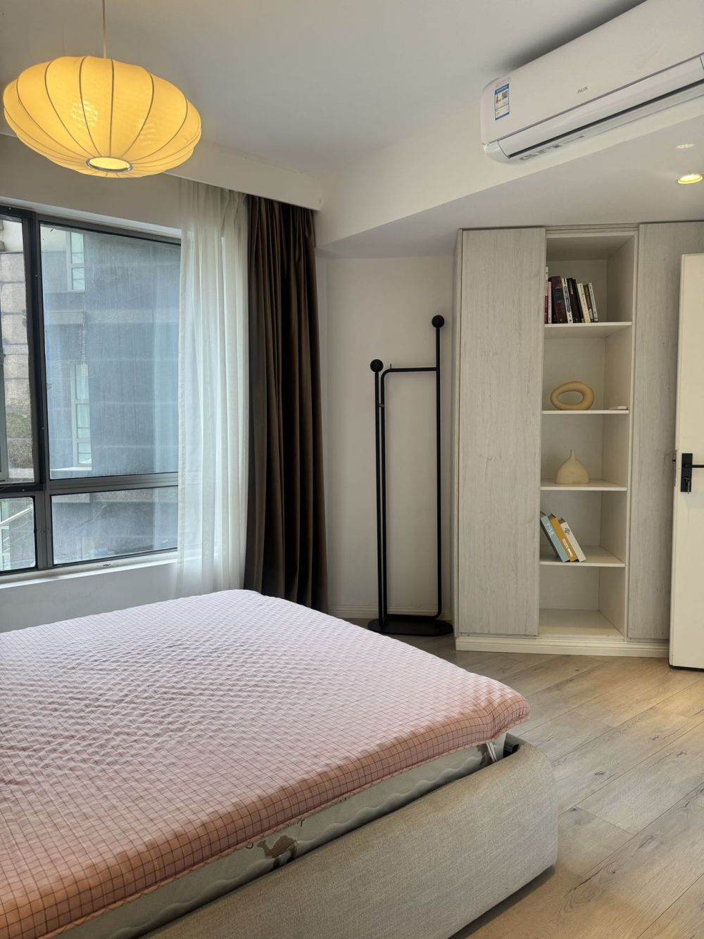 Housing image — Bedroom