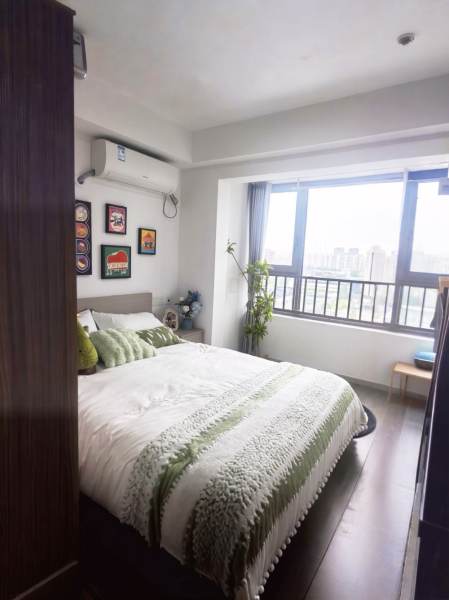 Housing image — Bedroom