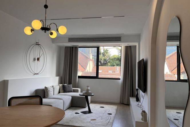 1BR Apartment in Old Xuhui (L2/L7/L14)