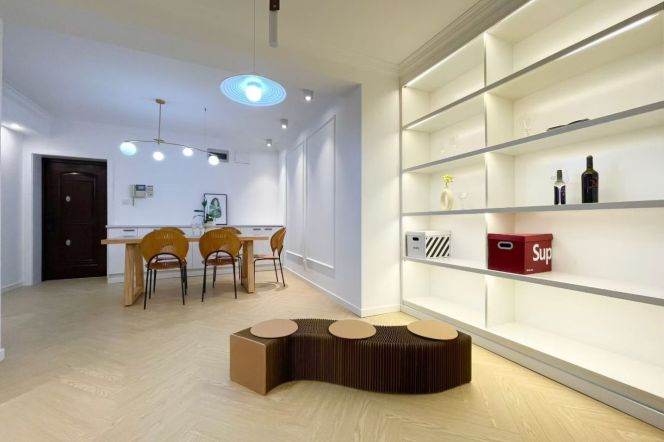 Spacious 2BR Apartment near West Yan'An Rd Metro