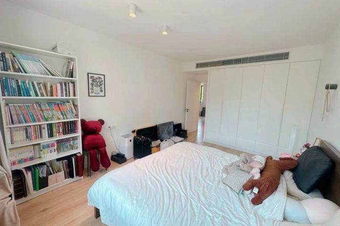 3BR Apartment near Caoxi Rd Metro (L3/L11)