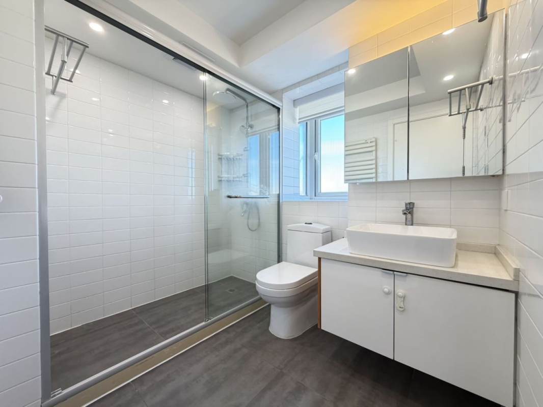 Housing image — Bathroom